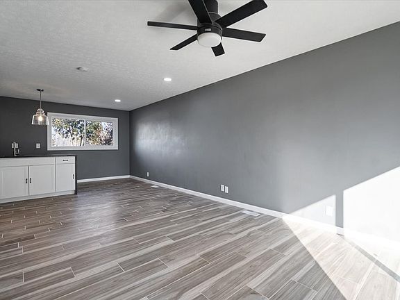 4th image of 3460 Seine Ct