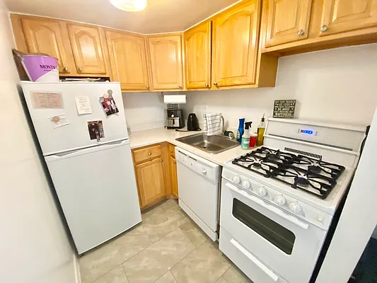 Rented by J PRESTON AND ASSOCIATES INC | media 13