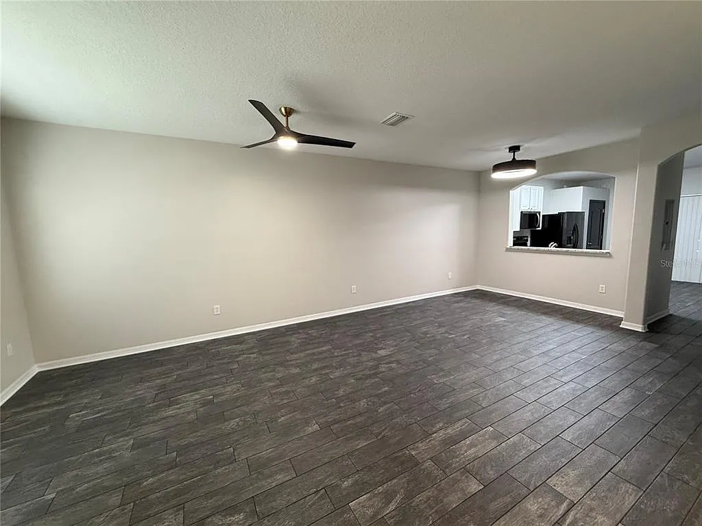 2 bed, 2.5 bath, 1570 sqft, $1,950 — Photo 2