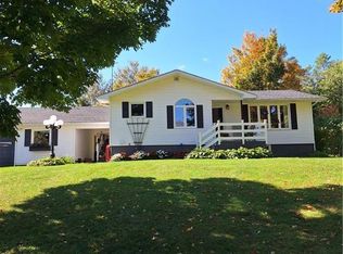20 Bull Rd, Woodstock, NB E7M4M9