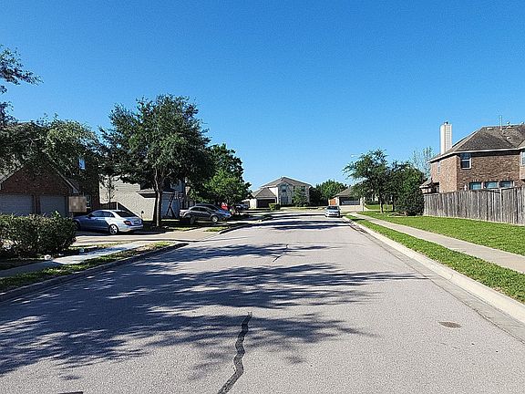 5th image of 11513 Sun Glass Dr