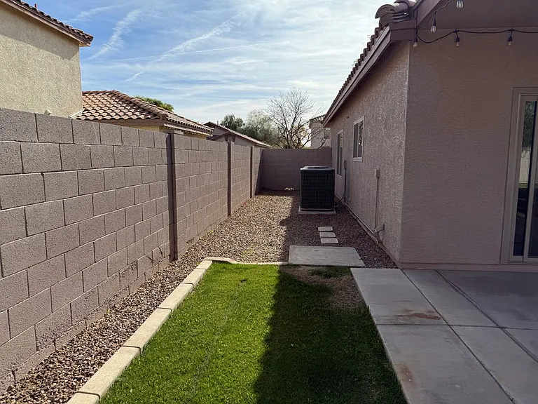 2140 E Remington Pl — Photo 17