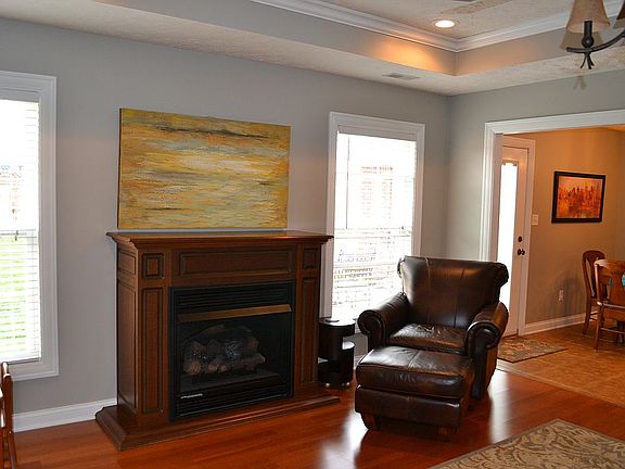 4th image of 4747 Carlsbad Ln