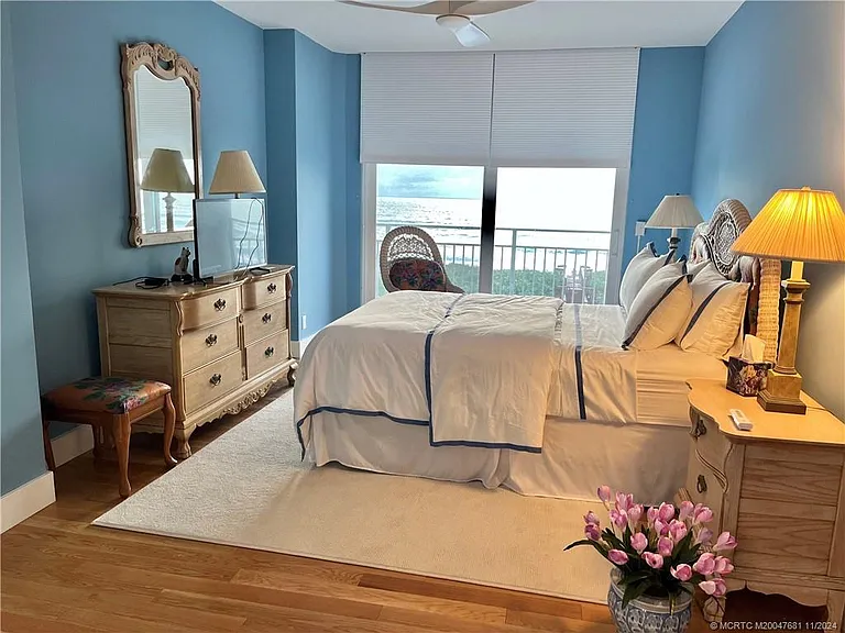 579 NE Plantation Rd #301 — Photo 7