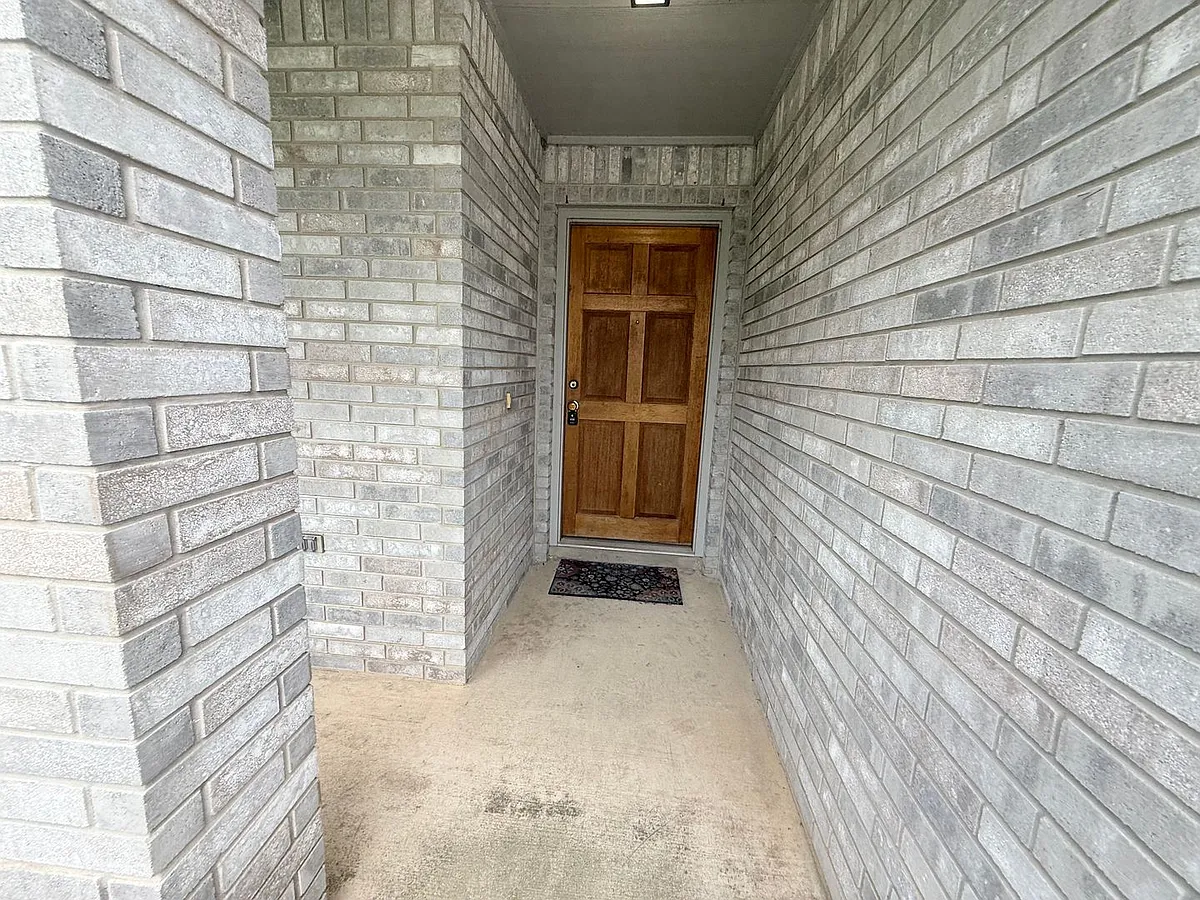 Building Photo - 10722 Shaenpath