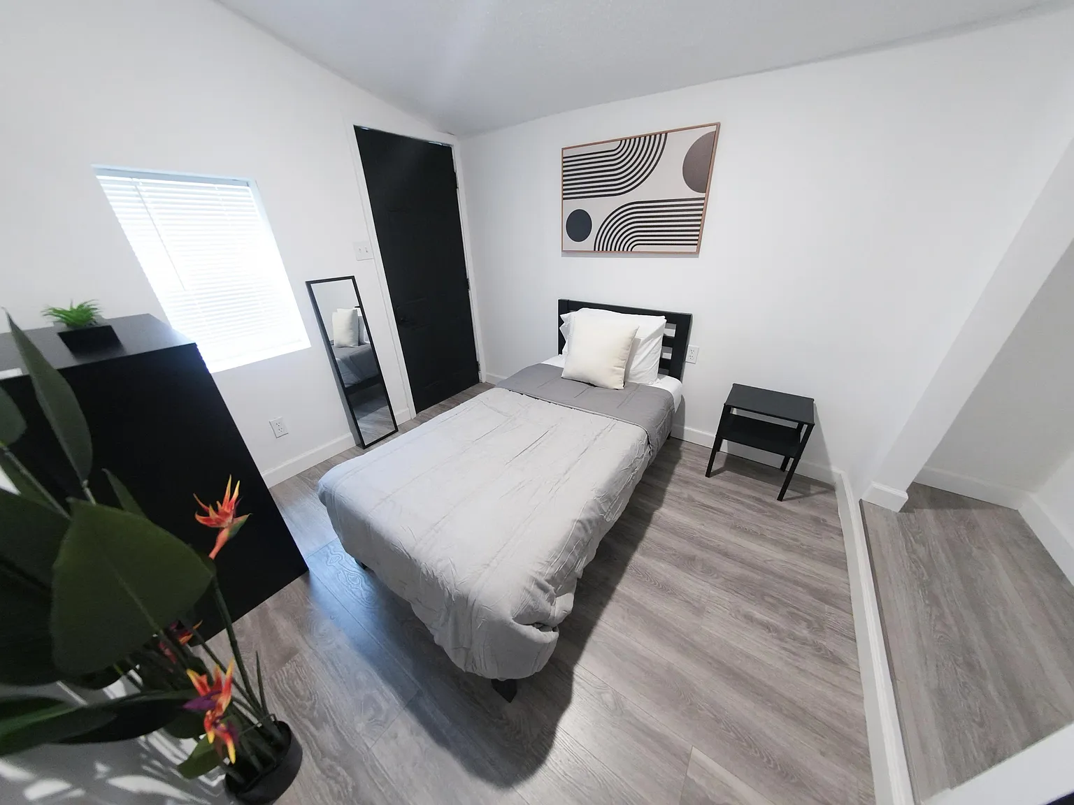 4 bed, 3.0 bath, 1276 sqft, $1,018 — Photo 3