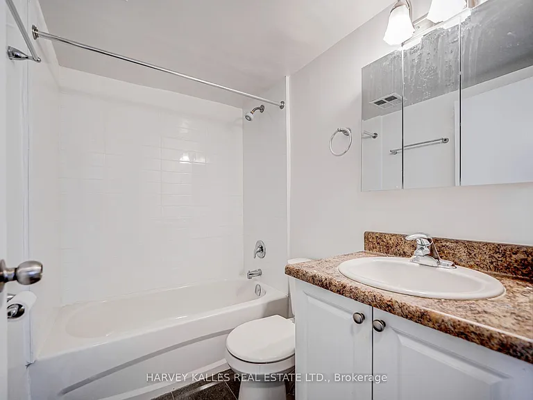133 Erskine Ave #501 — Photo 11