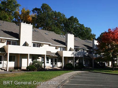 2nd image of 28 Rose Ln APT 23