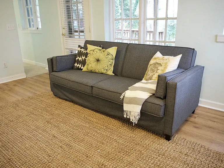 521 Boulevard Pl NE #L — Photo 3