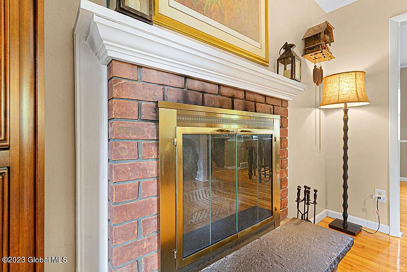 5th image of 43 Brookview Avenue