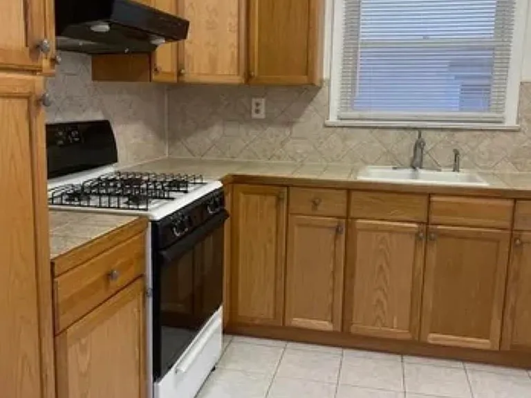 121 Mallory Ave #3 — Photo 9
