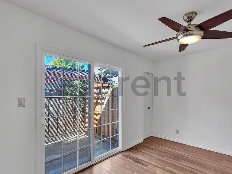 4562 Angeles Ave — Photo 13