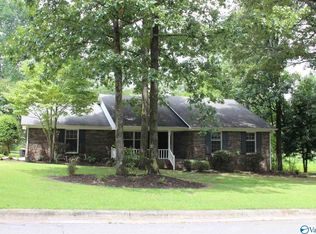 102 Holly Oak Ln, Huntsville, AL 35811
