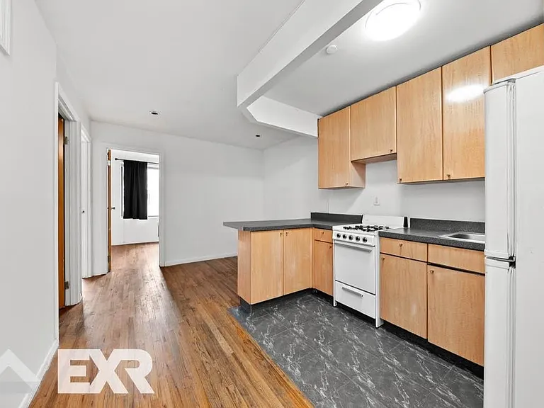 538 W 50th St #5B — Photo 5