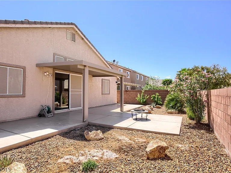 2516 Alma Lidia Ave — Photo 23
