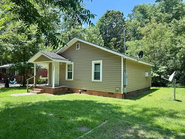 617 Simmons St — Photo 2