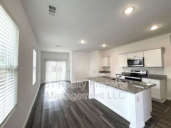 4th image of 6417 Bishop Dr
