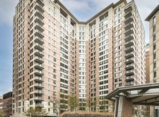 851 N Glebe Rd APT 1221, Arlington, VA 22203