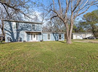 303 Whispering Oaks Trl, Mabank, TX 75156