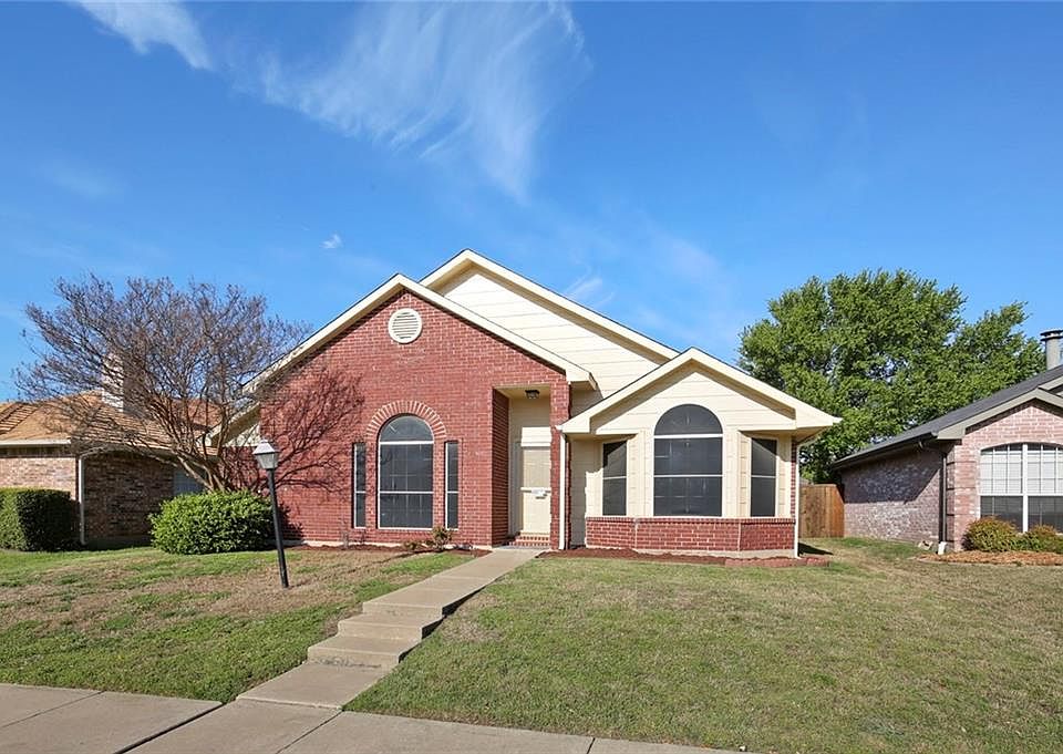 1st image of 2105 Silverthorn Ln
