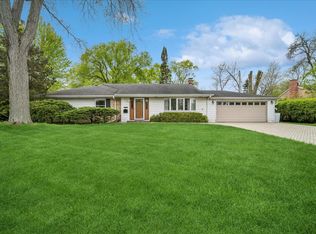 1112 Whitfield Rd, Northbrook, IL 60062