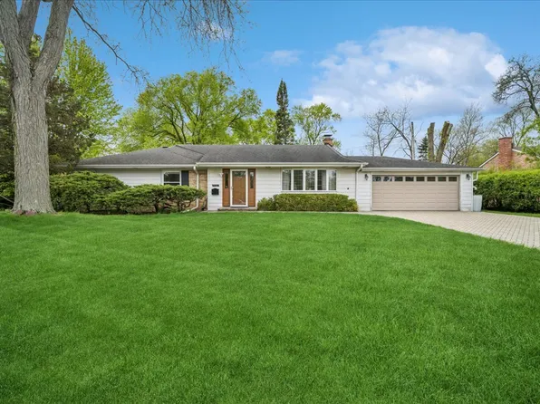 1112 Whitfield Rd, Northbrook, IL 60062