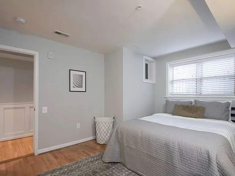 2110 R St NW #B — Photo 13