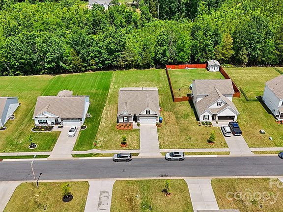 4th image of 2928 Parkwest Dr