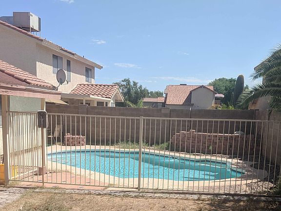 3rd image of 4327 E Tanglewood Dr