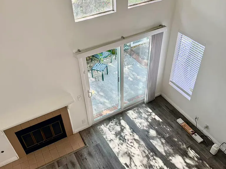 105 Briarglen — Photo 1