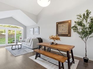 The Highlands Of Avondale Cond, Pewaukee, WI 53072