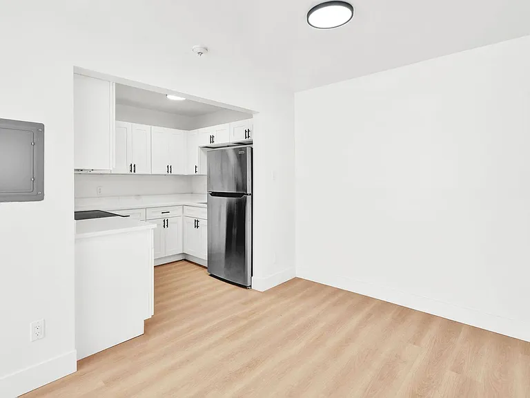 One11 Utica Park — Photo 15