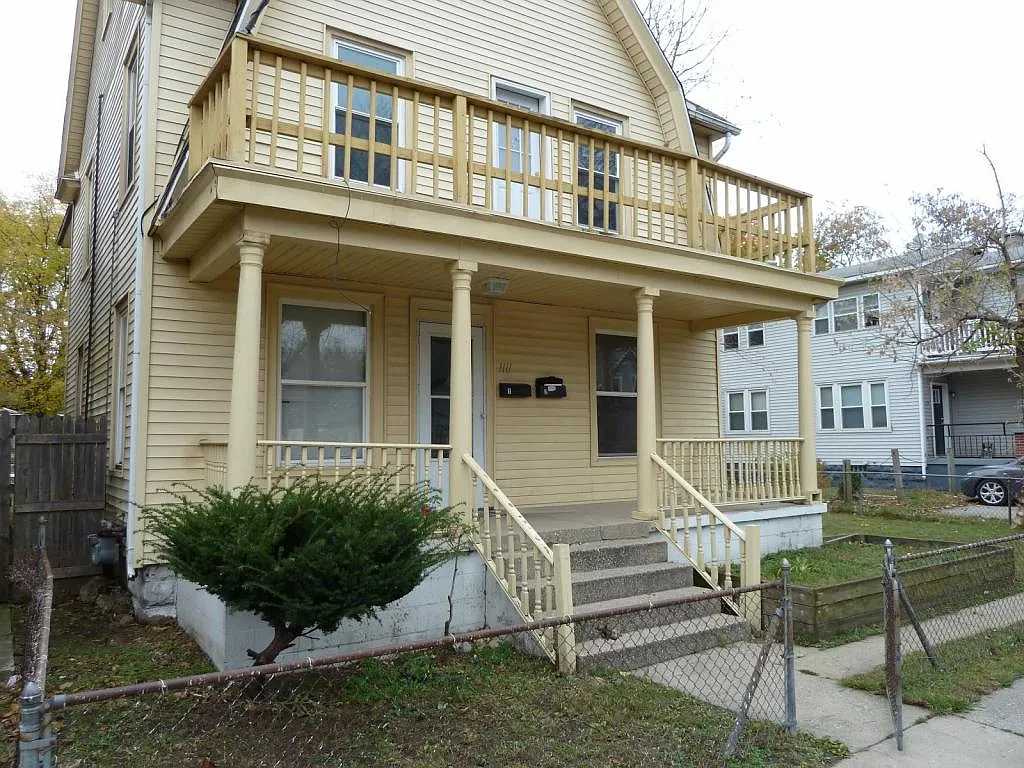 1111 McReynolds Ave NW — Photo 2