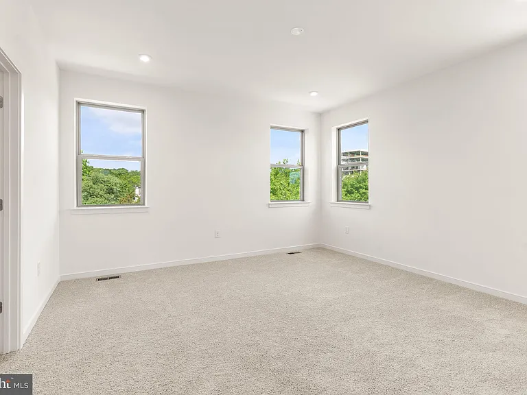 6230 Folly Ln — Photo 29