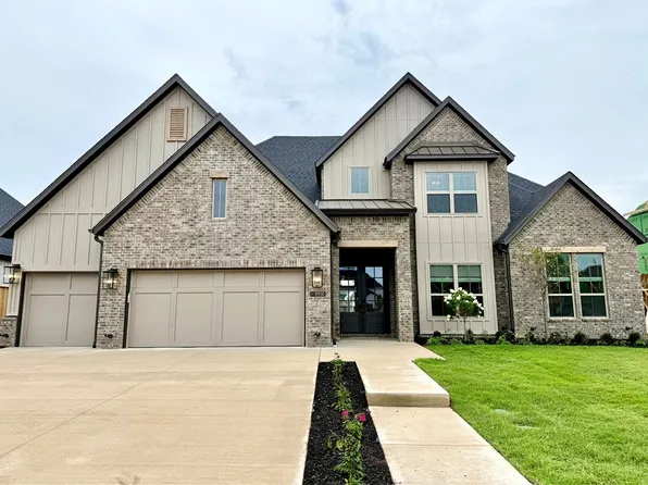 8900 Comet Dr, Bentonville, AR 72713