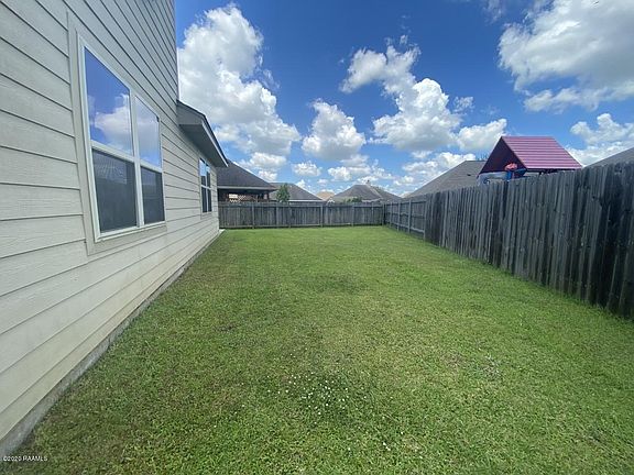 5th image of 402 Spanish Moss Ln