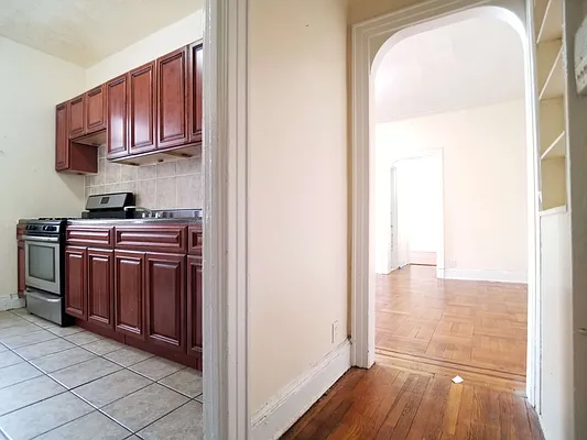 Rented by BRICK & GALO REALTY CORP | media 9