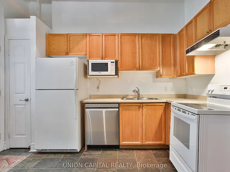 71 McCaul St #143 — Photo 11
