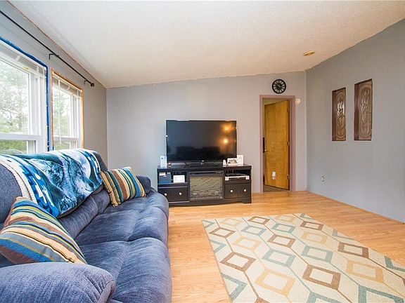 4th image of 4060 Fort Huger Dr