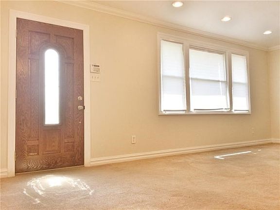 3rd image of 4980 Corinne St