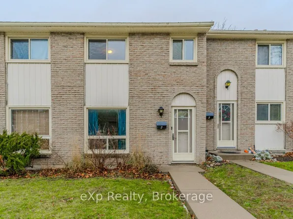 165 Green Valley Dr #2, Kitchener, ON N2P 1K3