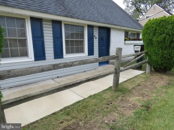 35 Parkside Cir, Levittown, PA 19056