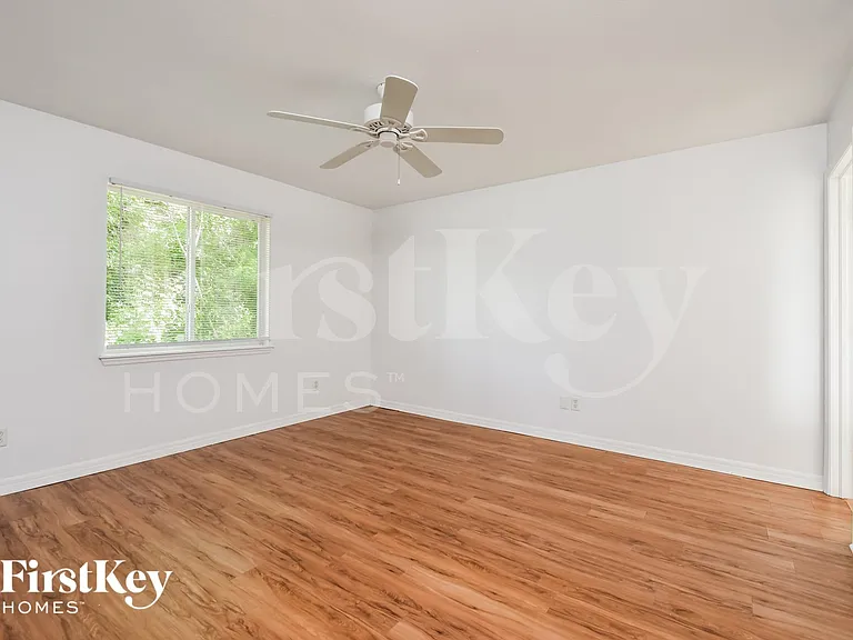 19039 Coconut Rd — Photo 8
