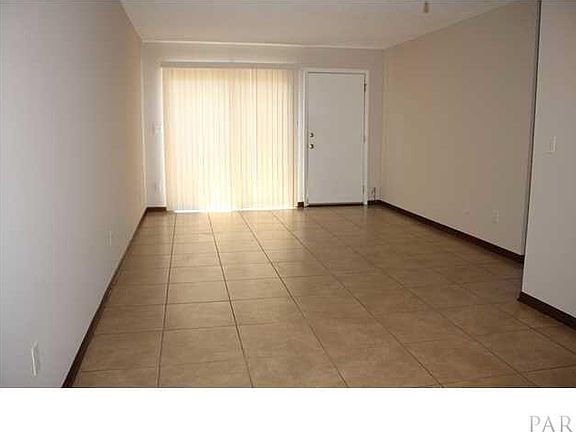 4th image of 3398 Green Briar Cir APT B