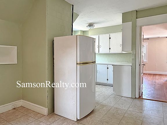 3rd image of 149 University Ave Floor 3