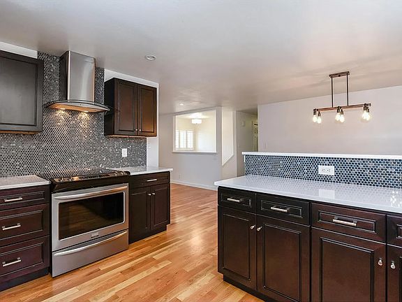 5th image of 3889 W 50th Ave