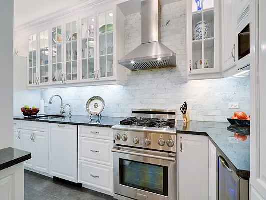 Sold by Sotheby's International Realty | media 19