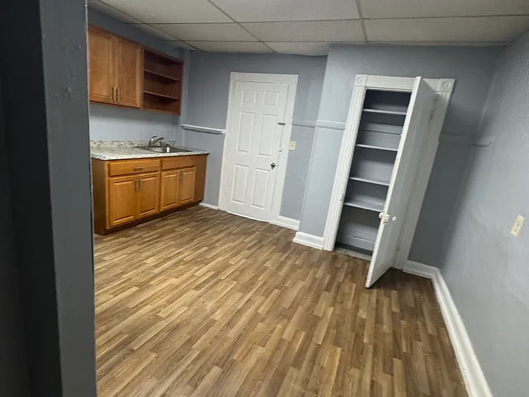 27 Highland Ave — Photo 2