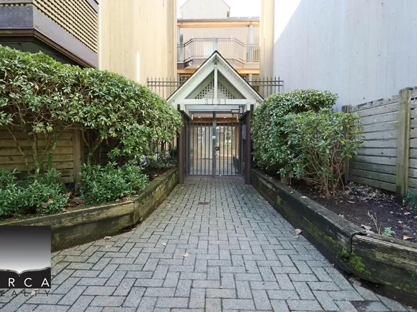 3191 Mountain Hwy #202, North Vancouver, BC V7K 2H4