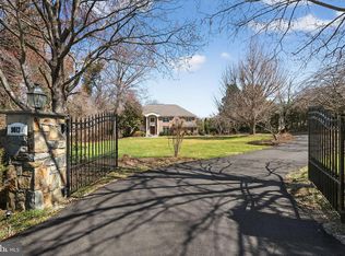 9012 Old Dominion Dr, McLean, VA 22102